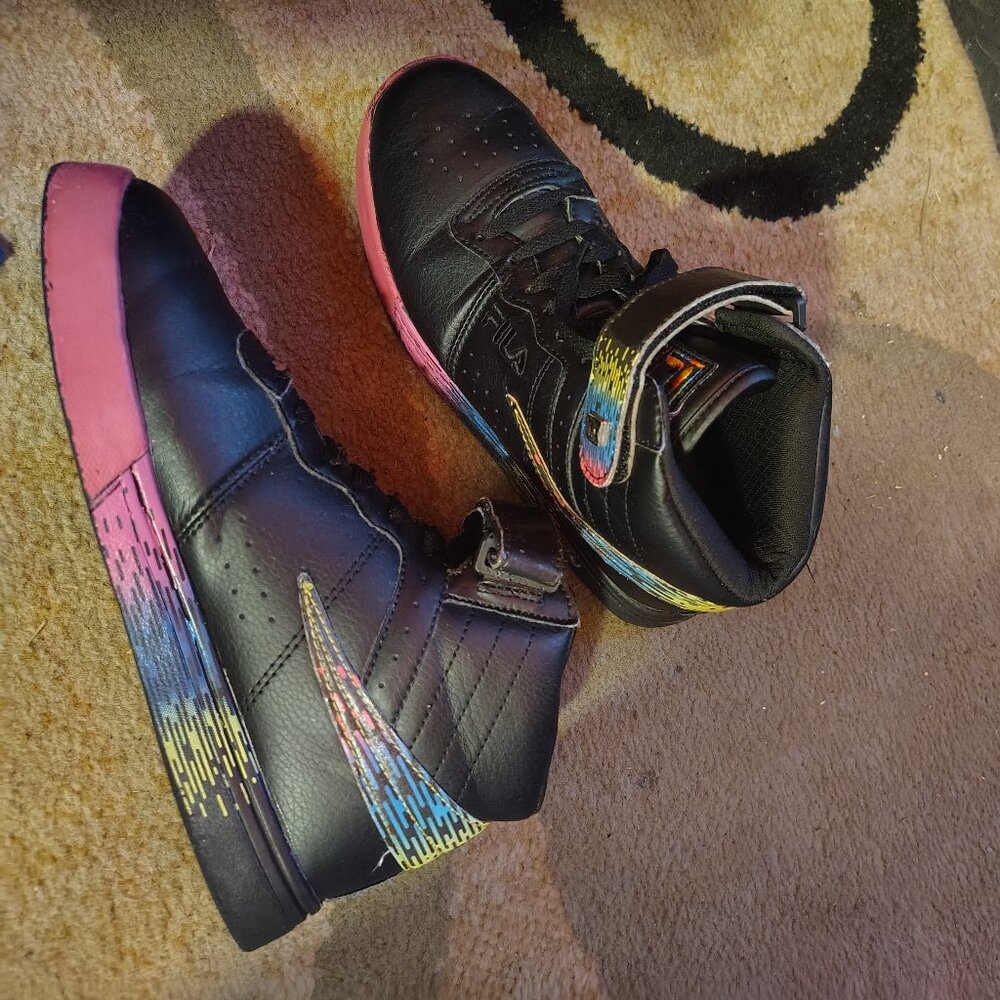 Filas size 1/2 black, pink, yellow and blue